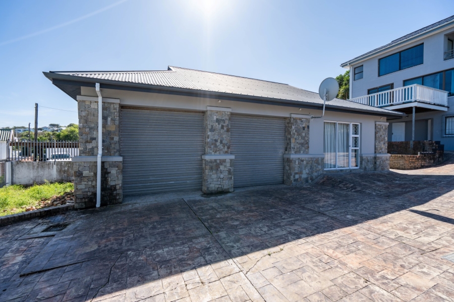 6 Bedroom Property for Sale in East Bank Eastern Cape